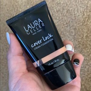 Laura Geller Cover Lock Foundation